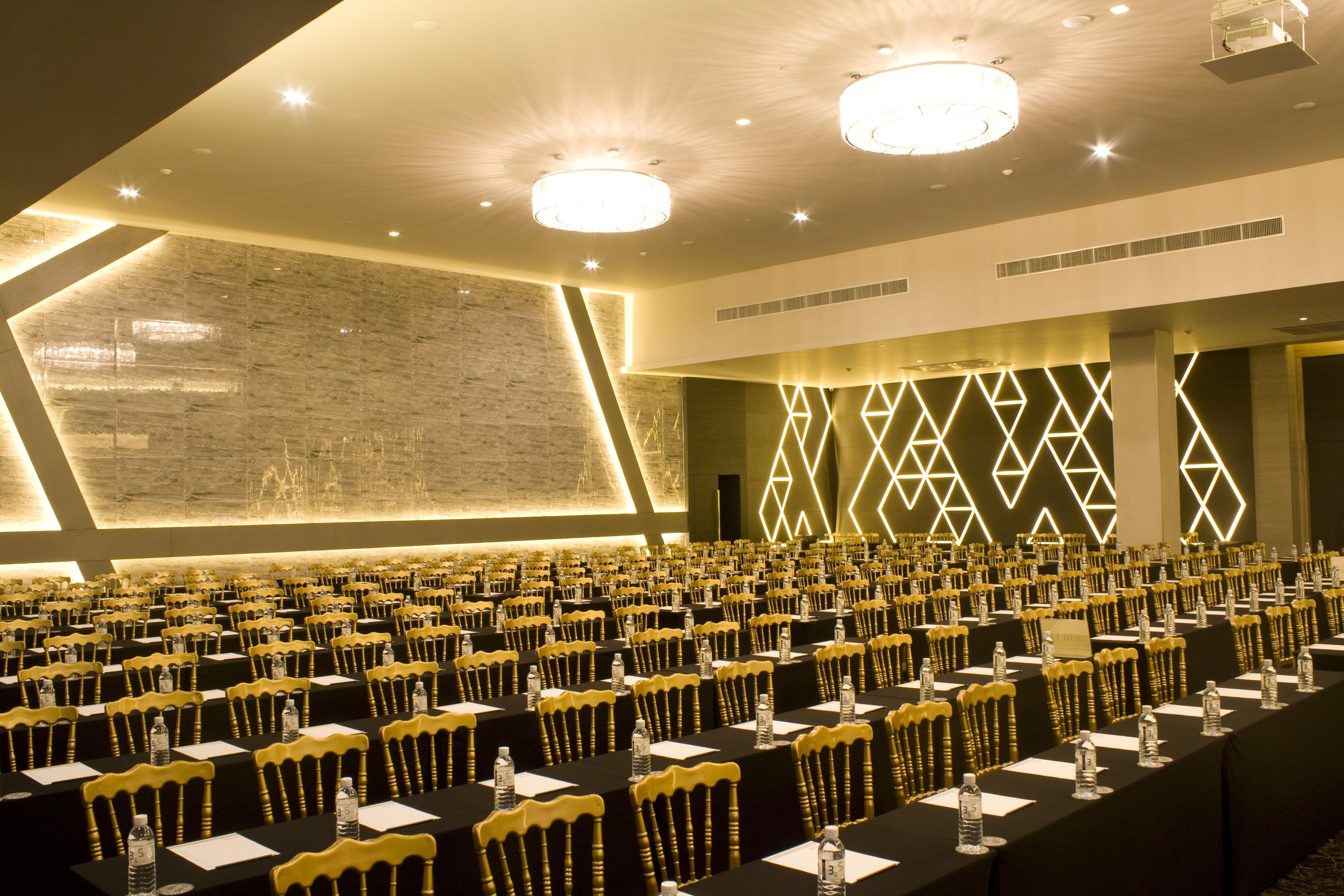 Tsix5 Hotel Pattaya Eksteriør bilde