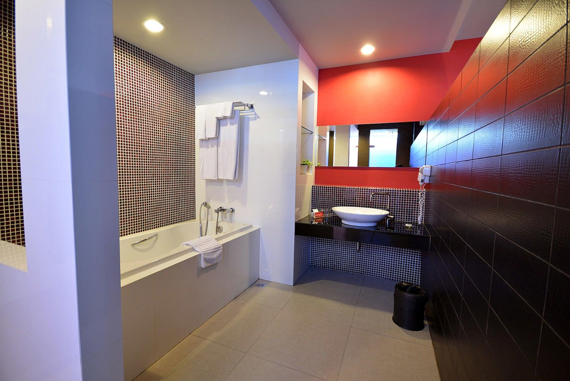 Tsix5 Hotel Pattaya Eksteriør bilde